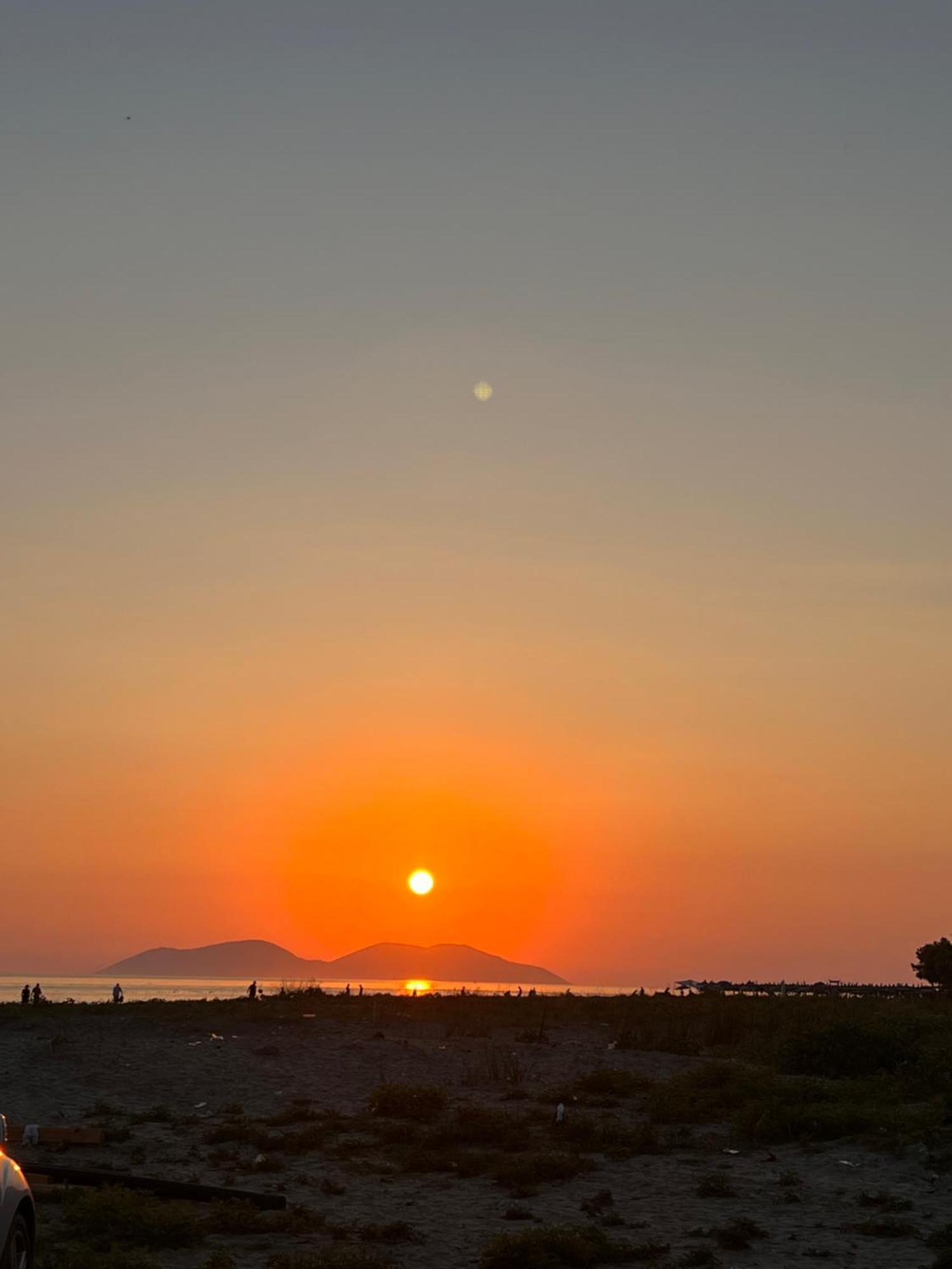 Soleil Apartment With Sunbed & Umbrella Vlorë 외부 사진